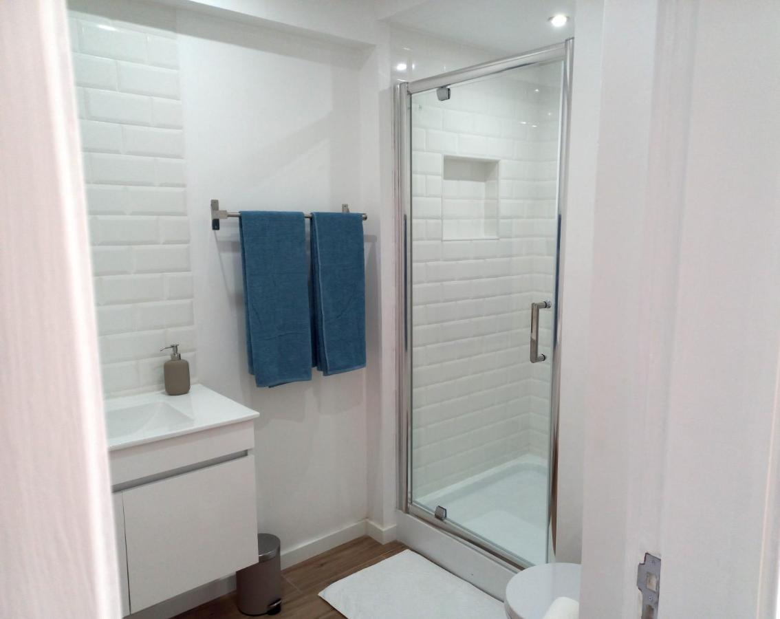white pearl apartment central confy spacious Lagos Exterior foto